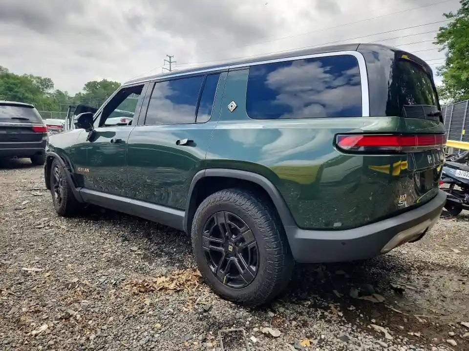 7PDSGABA4PN017440 2023 RIVIAN RIS-1