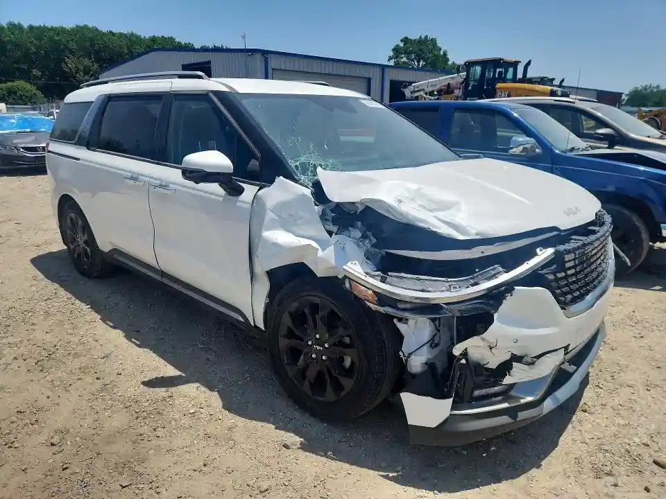 KNDNE5H38R6337755 2024 KIA CARNIVAL S-3