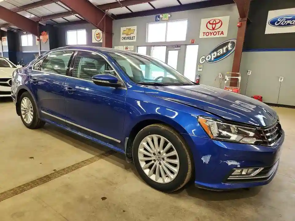 1VWBT7A38GC052743 2016 VOLKSWAGEN PASSAT-3