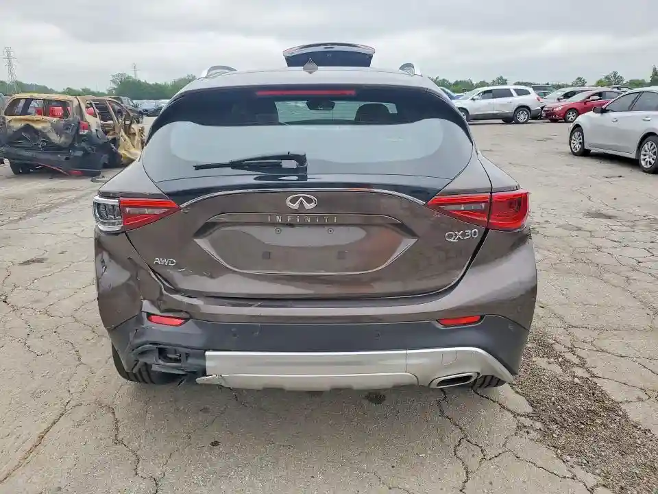 SJKCH5CR4HA034524 2017 INFINITI QX30-5