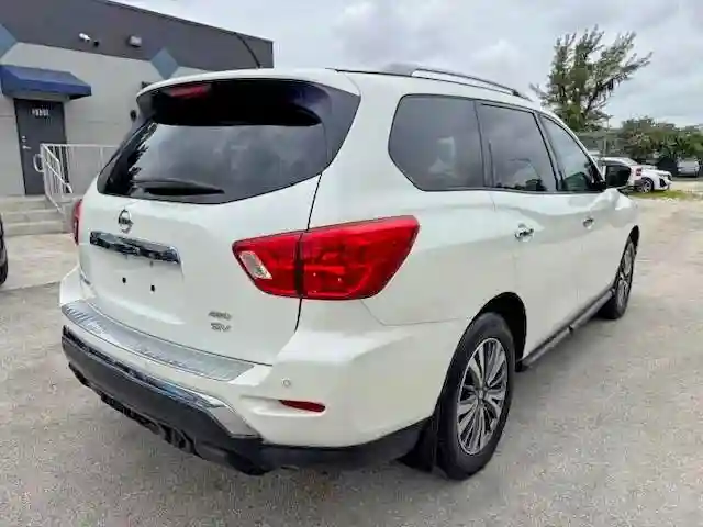 5N1DR2MM1HC627750 2017 NISSAN PATHFINDER-2