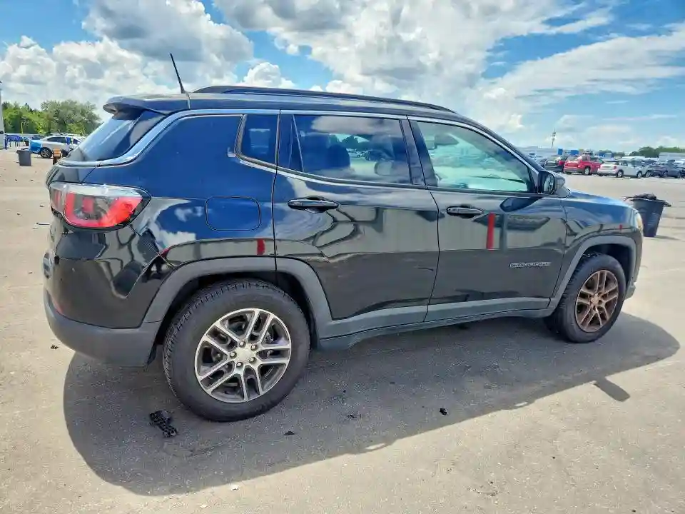 3C4NJCBB2KT815132 2019 JEEP COMPASS-2