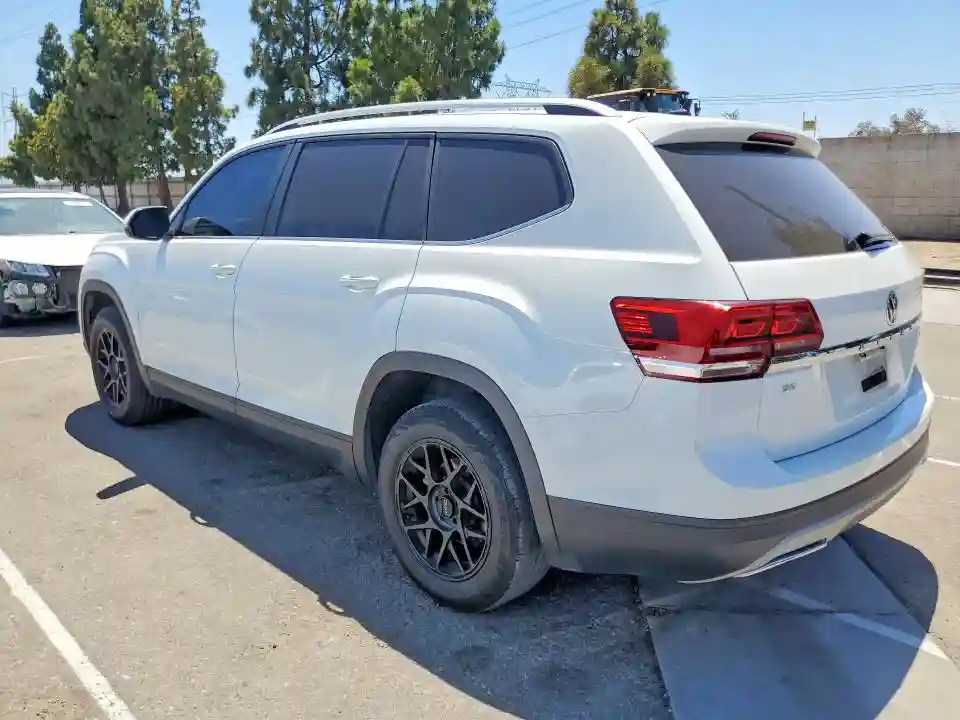 1V2CP2CA2JC592850 2018 VOLKSWAGEN ATLAS-1