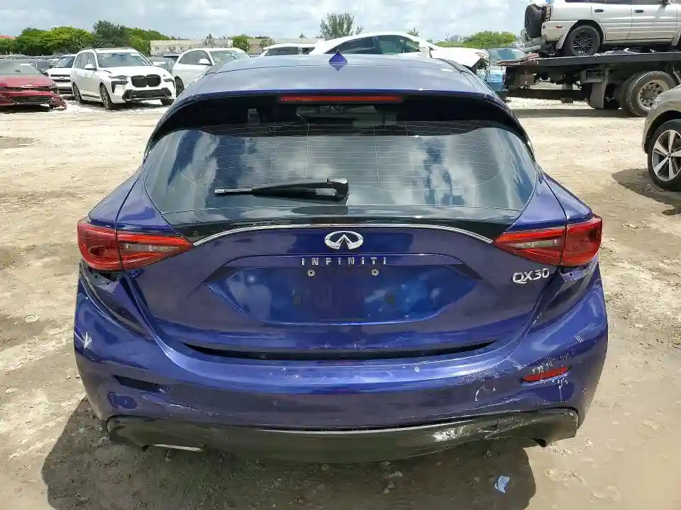 SJKCH5CP5HA038015 2017 INFINITI QX30-5