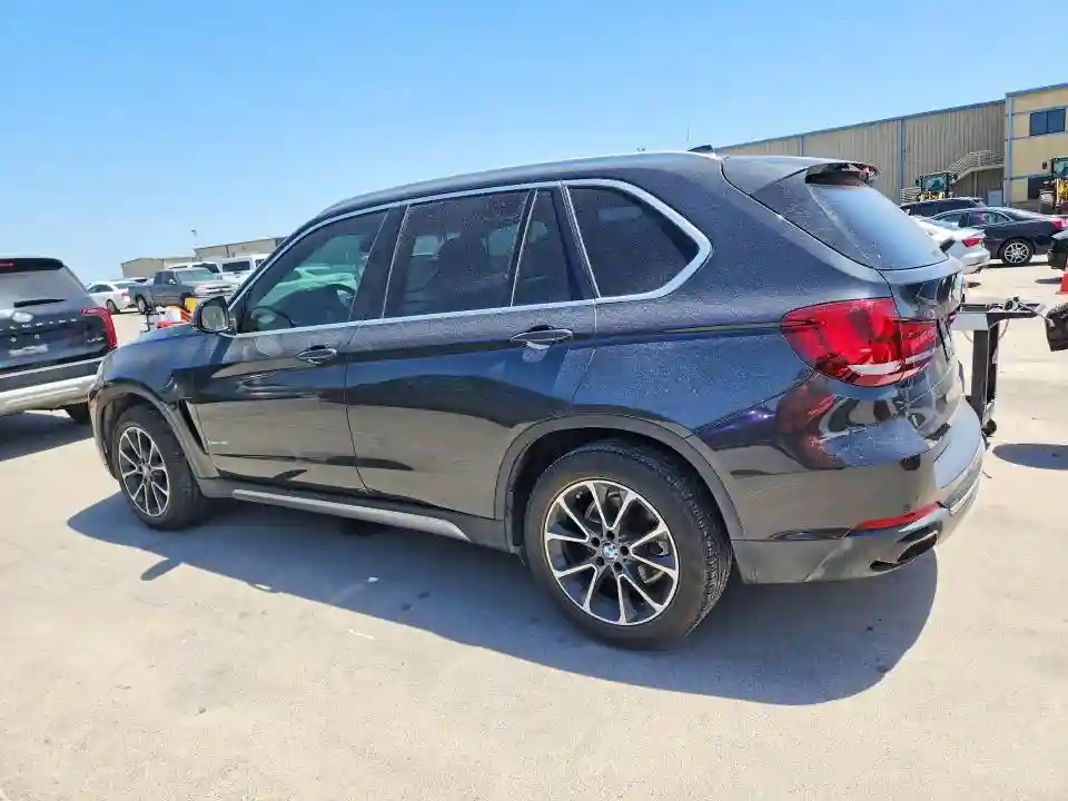 5UXKR2C51J0Z22102 2018 BMW X5-1