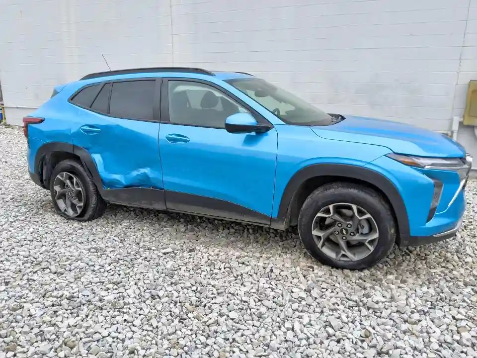 KL77LHEP9SC298413 2025 CHEVROLET TRAX-3