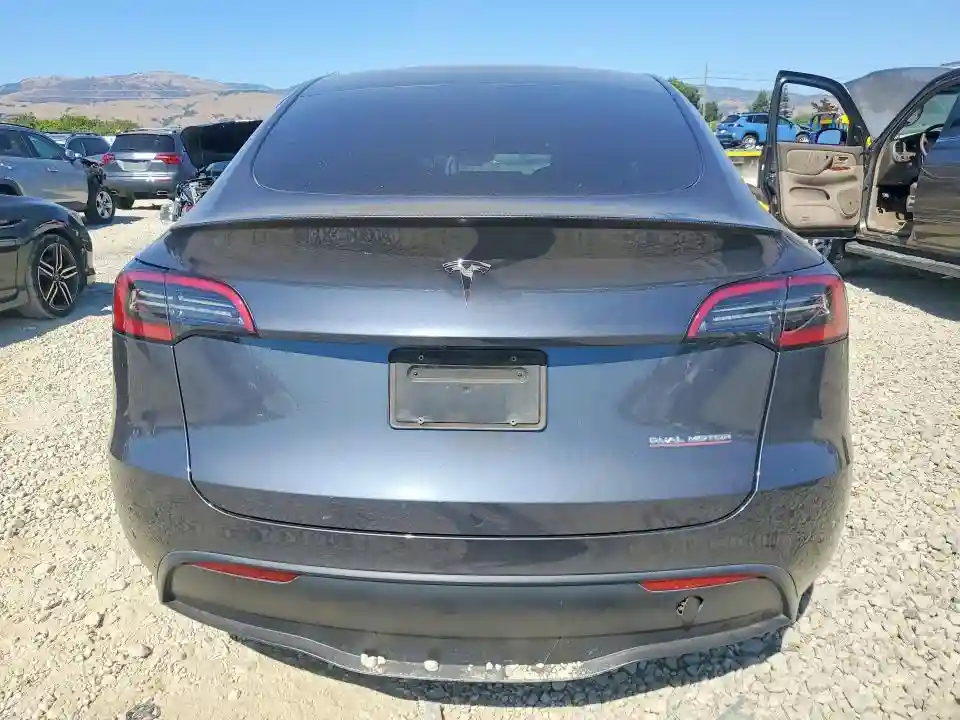 7SAYGDEF9PF737943 2023 TESLA MODEL Y-5
