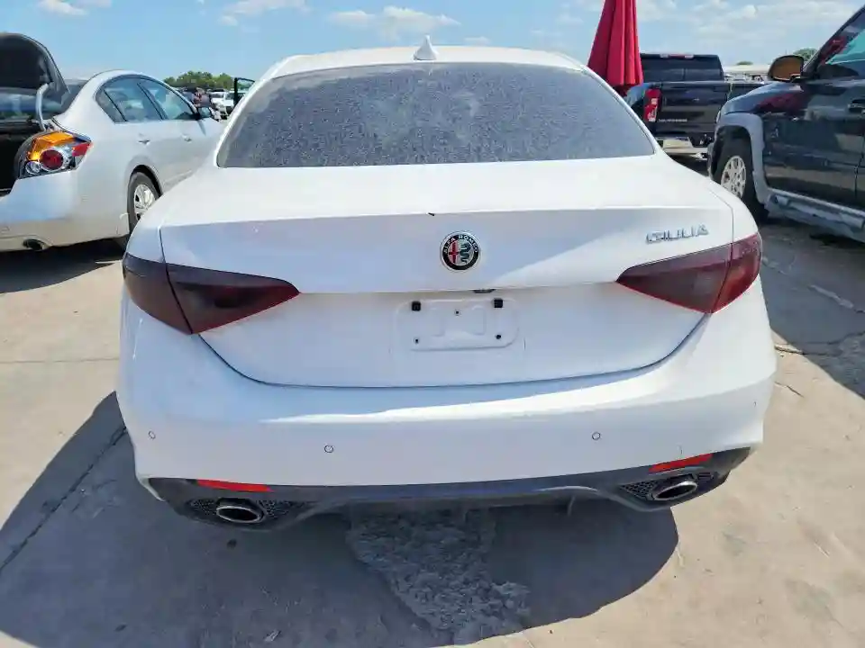 ZARFAEBN8J7566032 2018 ALFA ROMEO GIULIA-5
