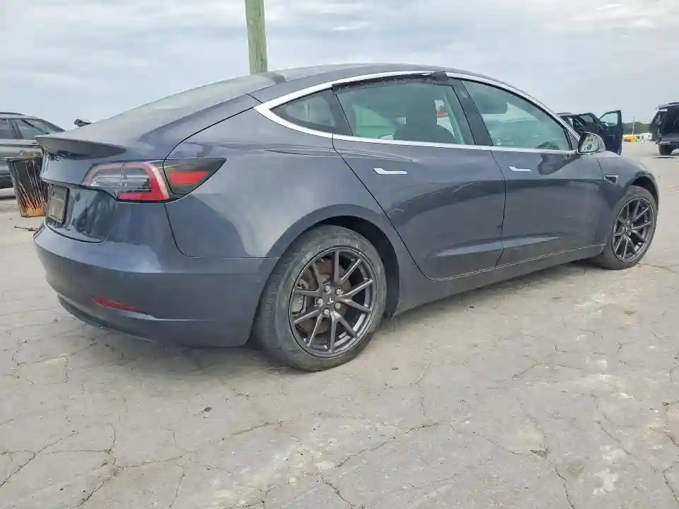 5YJ3E1EA8KF307605 2019 TESLA MODEL 3-2