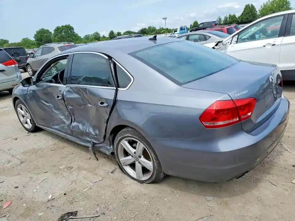 1VWBS7A30FC027921 2015 VOLKSWAGEN PASSAT-1