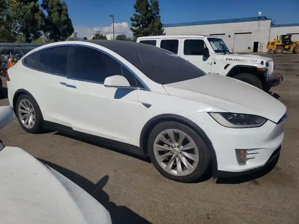 5YJXCBE2XGF003883 2016 TESLA MODEL X-3