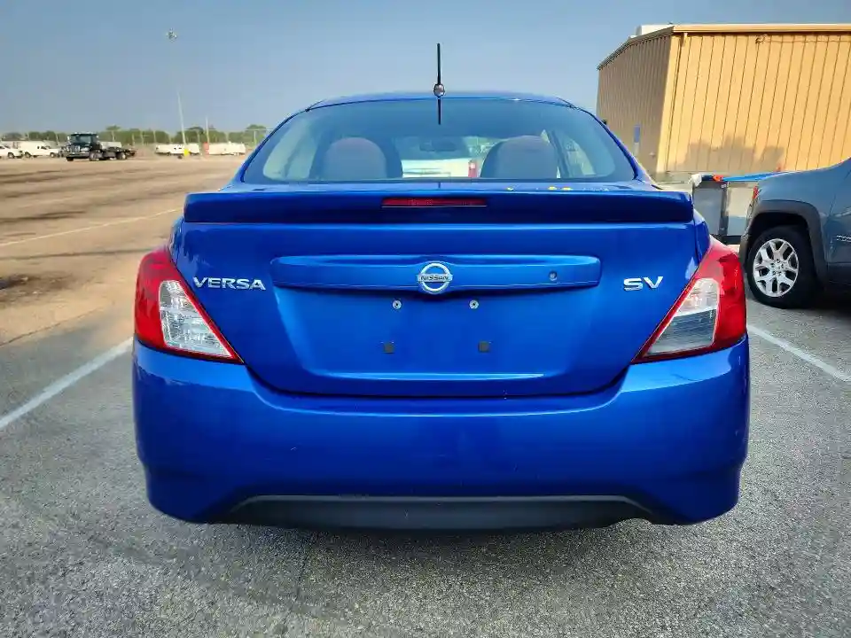 3N1CN7AP8HL801750 2017 NISSAN VERSA-5