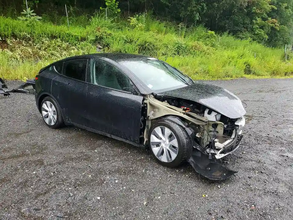 7SAYGDEE3PA184355 2023 TESLA MODEL Y-3