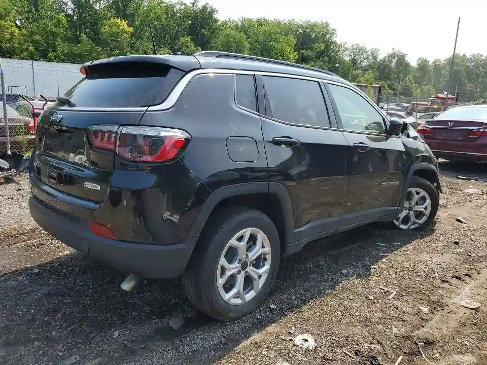 3C4NJDBN3ST617353 2025 JEEP COMPASS-2