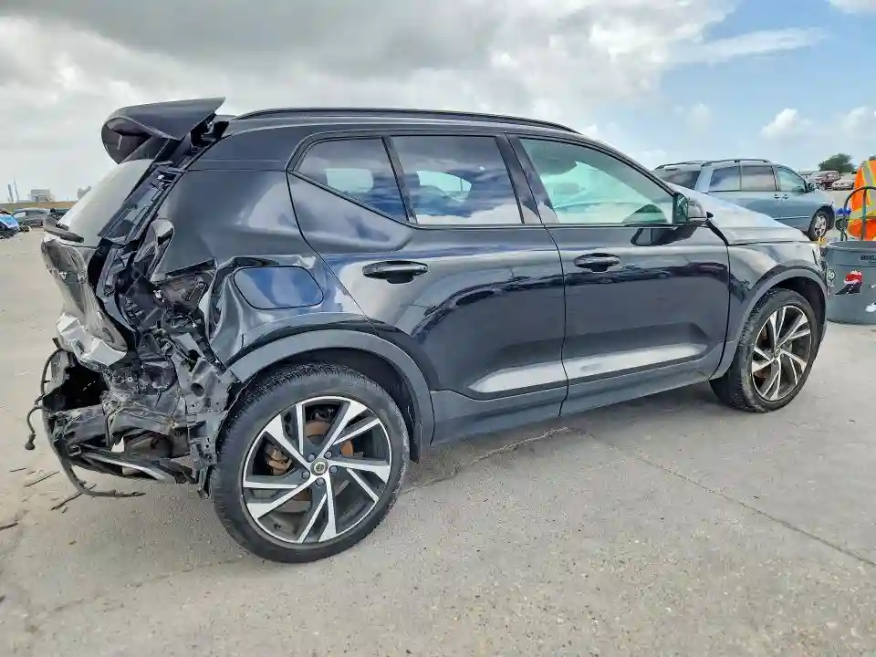 YV4162UM7L2217160 2020 VOLVO XC40-2