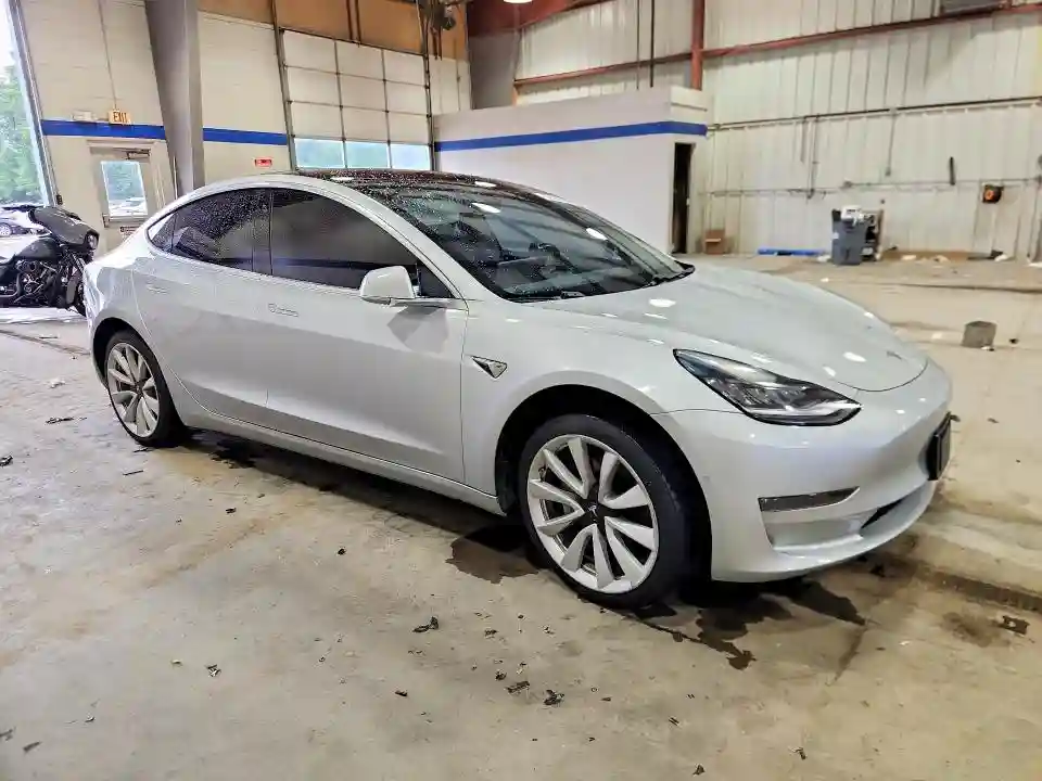 5YJ3E1EA8JF017850 2018 TESLA MODEL 3-3