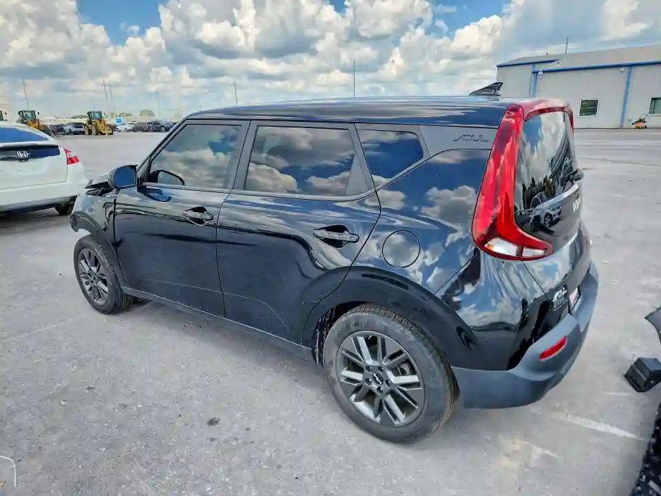 KNDJ33AU9N7153683 2022 KIA SOUL-1