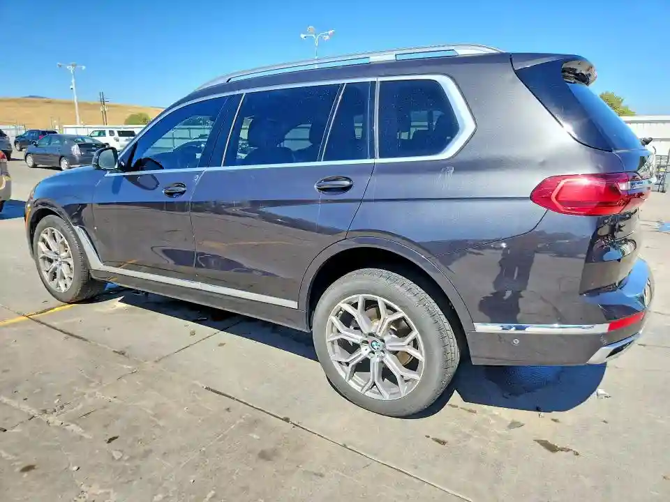 5UXCW2C0XN9M94050 2022 BMW X7-1