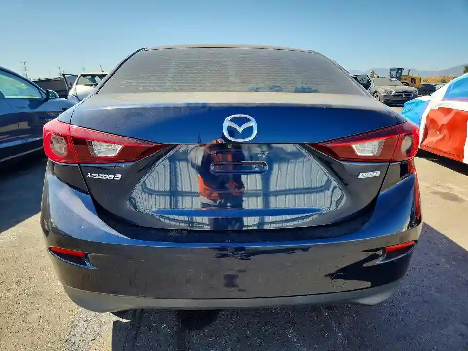 3MZBN1U78JM230968 2018 MAZDA 3-5