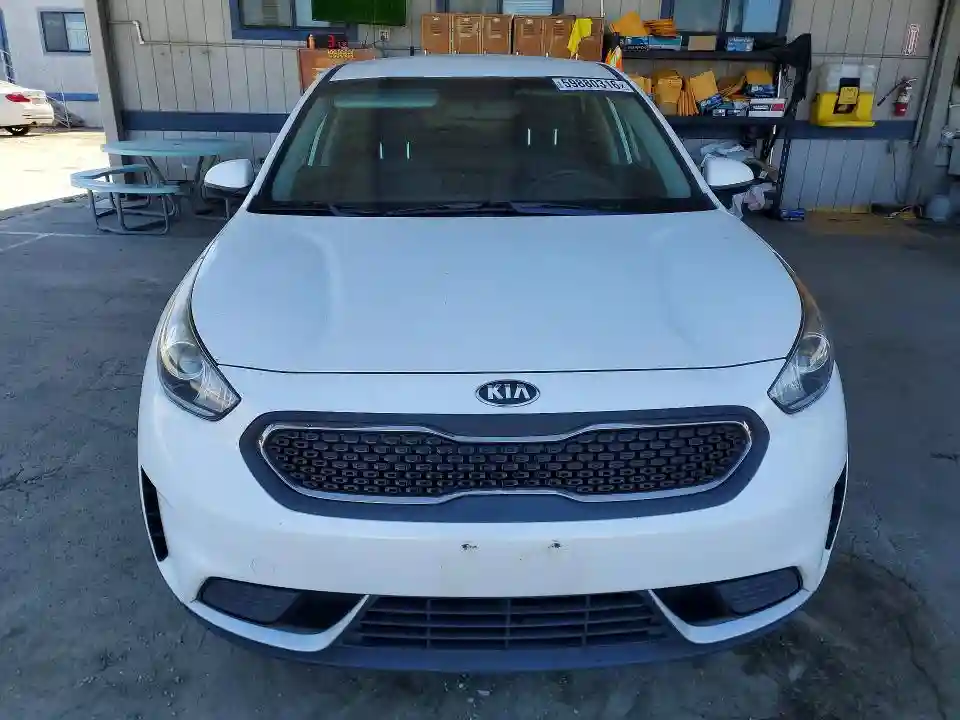 KNDCB3LC2J5210117 2018 KIA NIRO-4
