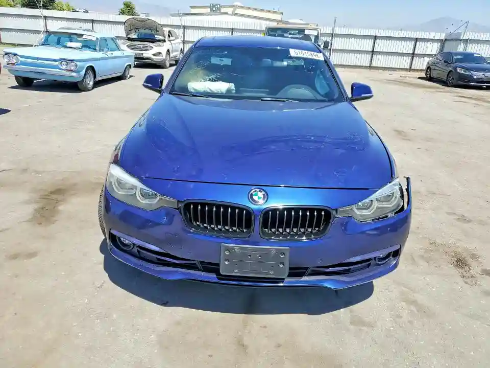 WBA8B9G53JNU58359 2018 BMW 3 SERIES-4