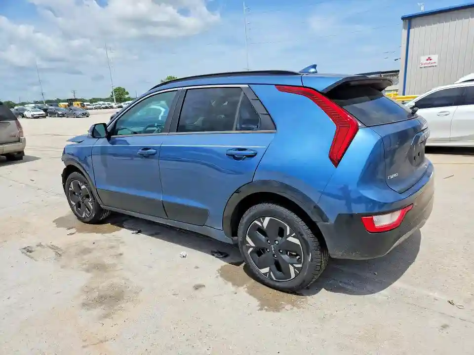 KNDCR3L18P5062008 2023 KIA NIRO-1