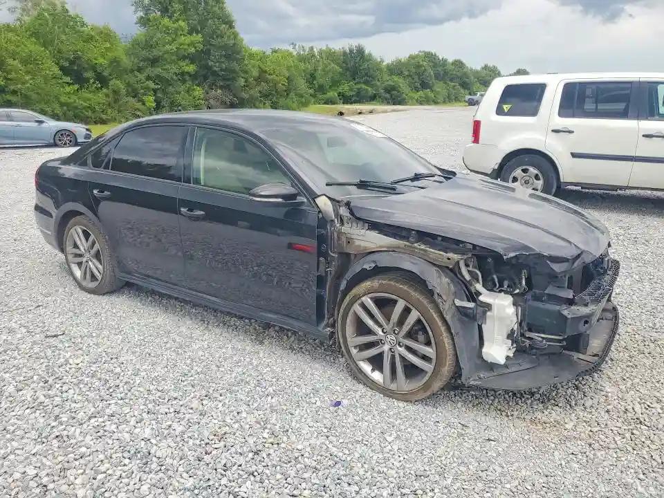 1VWAA7A37JC022352 2018 VOLKSWAGEN PASSAT-3