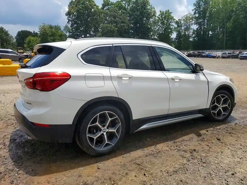 WBXHT3C36J5L30928 2018 BMW X1-2