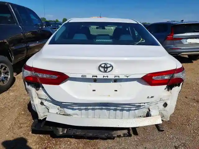 4T1B11HK2JU076035 2018 TOYOTA CAMRY-5