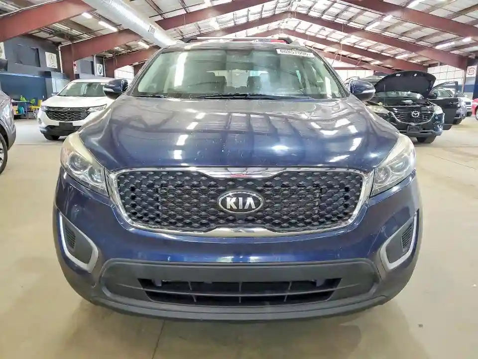 5XYPGDA32JG352244 2018 KIA SORENTO-4