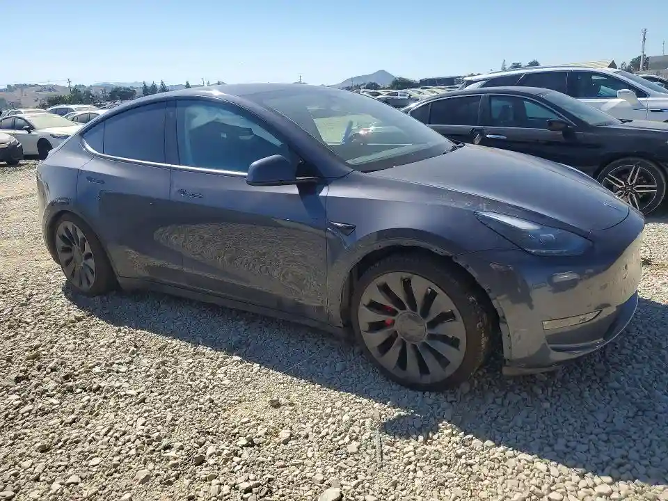 7SAYGDEF9PF737943 2023 TESLA MODEL Y-3