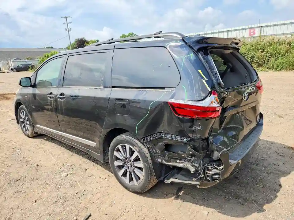 5TDDZ3DC4JS189702 2018 TOYOTA SIENNA-1