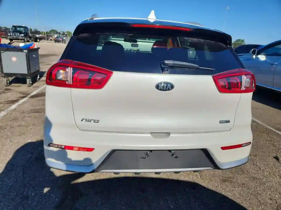 KNDCB3LC4H5085518 2017 KIA NIRO-5