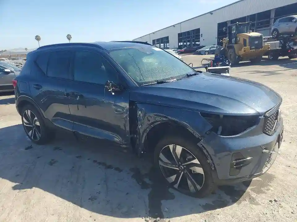 YV4L12UC6T2788573 2026 VOLVO XC40 PLUS-3