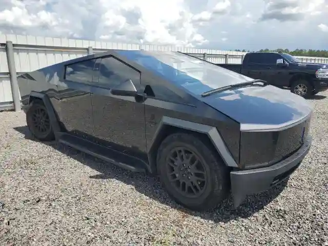 7G2CEHED3RA046892 2024 TESLA CYBERTRUCK-3