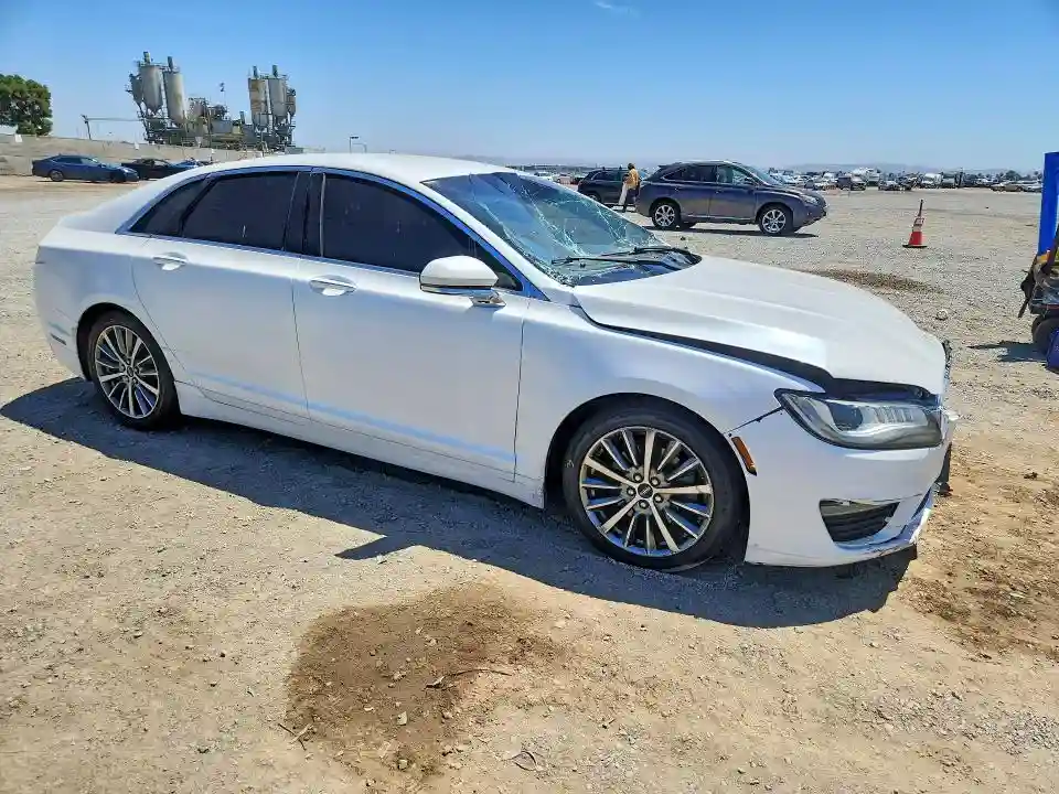 3LN6L5KU7HR628210 2017 LINCOLN MKZ-3