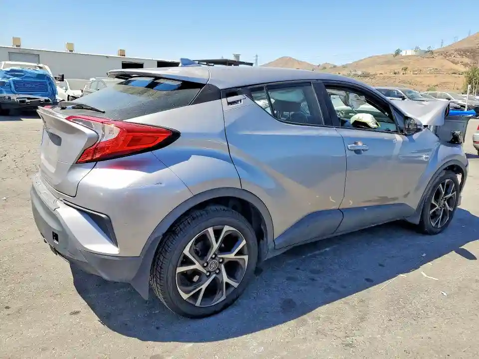 NMTKHMBX8JR021596 2018 TOYOTA C-HR-2