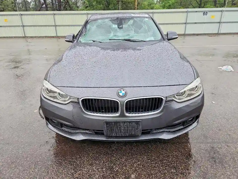 WBA8A3C51JA488473 2018 BMW 3 SERIES-4