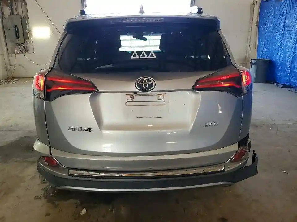 JTMWFREVXJJ194968 2018 TOYOTA RAV4-5