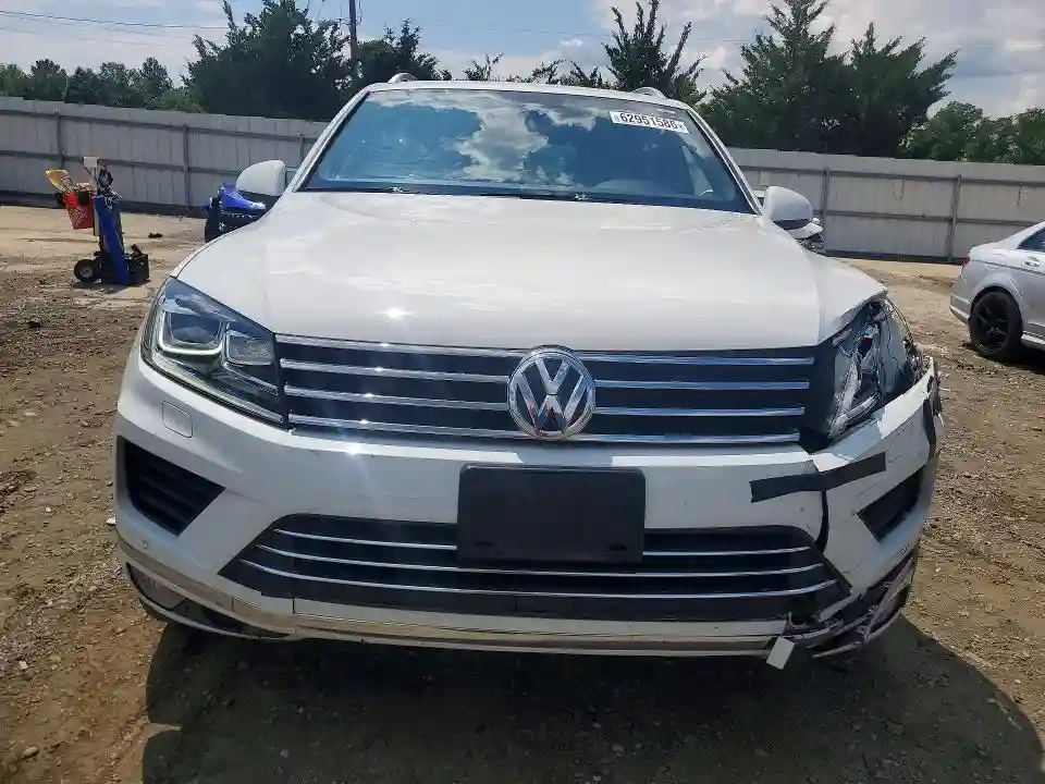 WVGRF7BP4HD004299 2017 VOLKSWAGEN TOUAREG-4