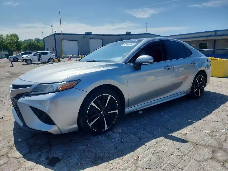 4T1B61HK8JU067129 2018 TOYOTA CAMRY-0
