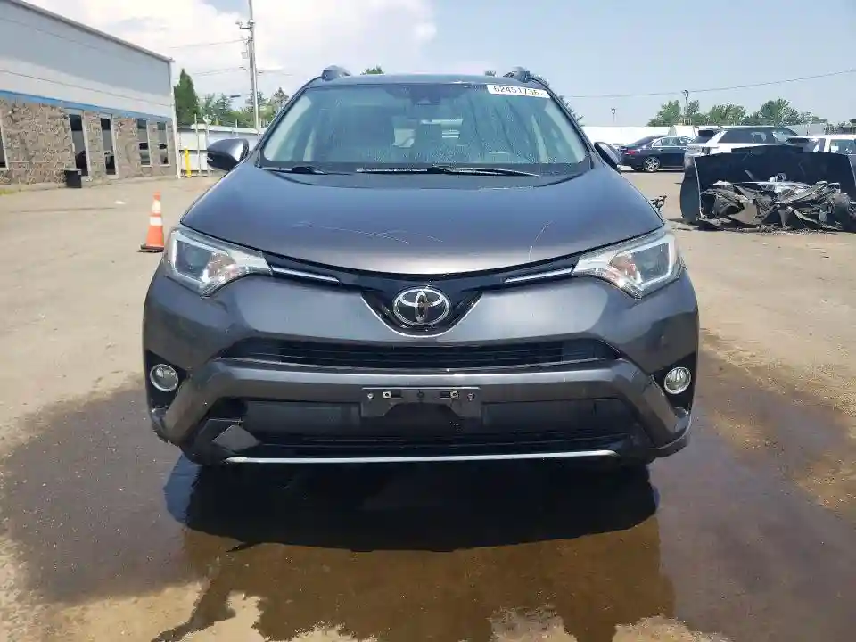 JTMRFREV2JJ718191 2018 TOYOTA RAV4-4