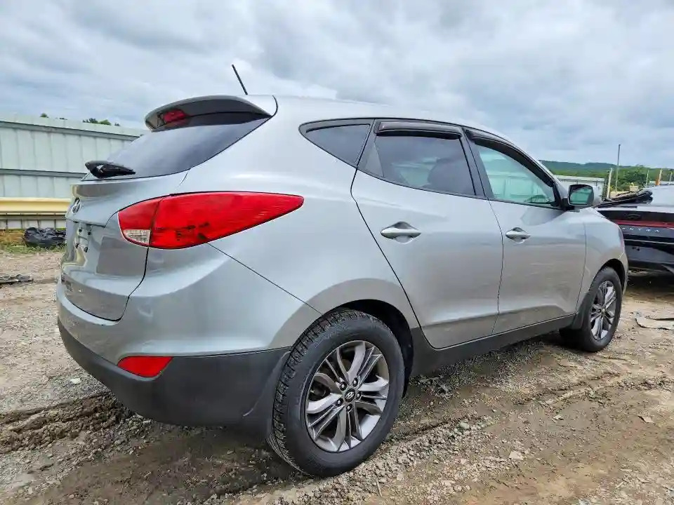 KM8JT3AF4FU025979 2015 HYUNDAI TUCSON-2