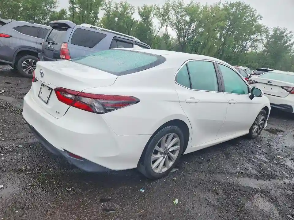 4T1C11AK3MU475846 2021 TOYOTA CAMRY-2