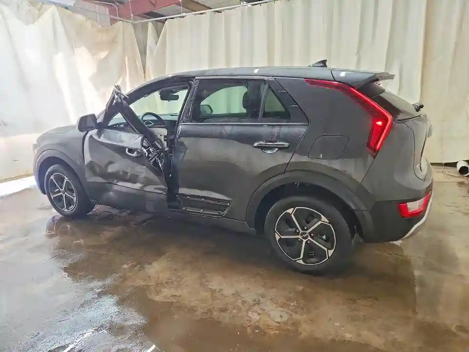 KNDCP3LE1T5332215 2026 KIA NIRO-1