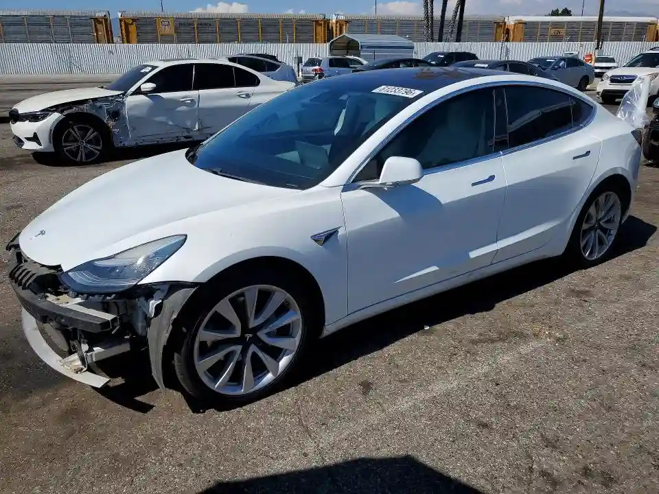 5YJ3E1EB8JF135552 2018 TESLA MODEL 3-0