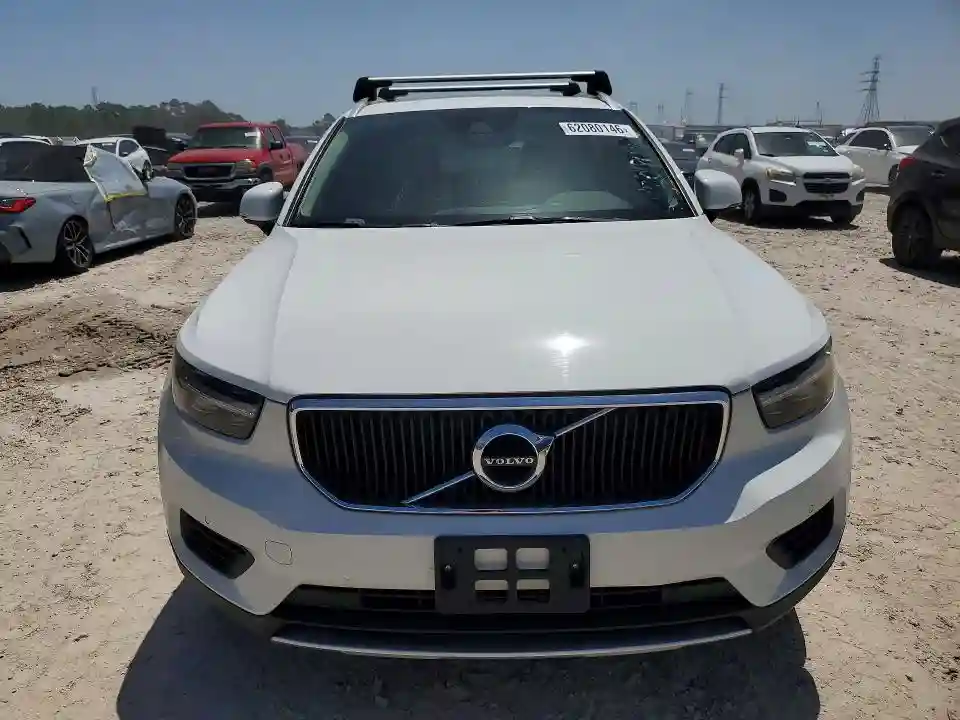 YV4162XZ8K2014946 2019 VOLVO XC40-4