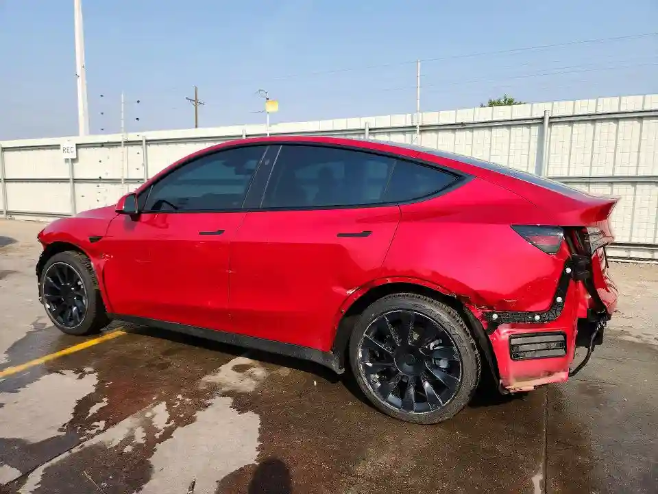 7SAYGAEE7PF866818 2023 TESLA MODEL Y-1