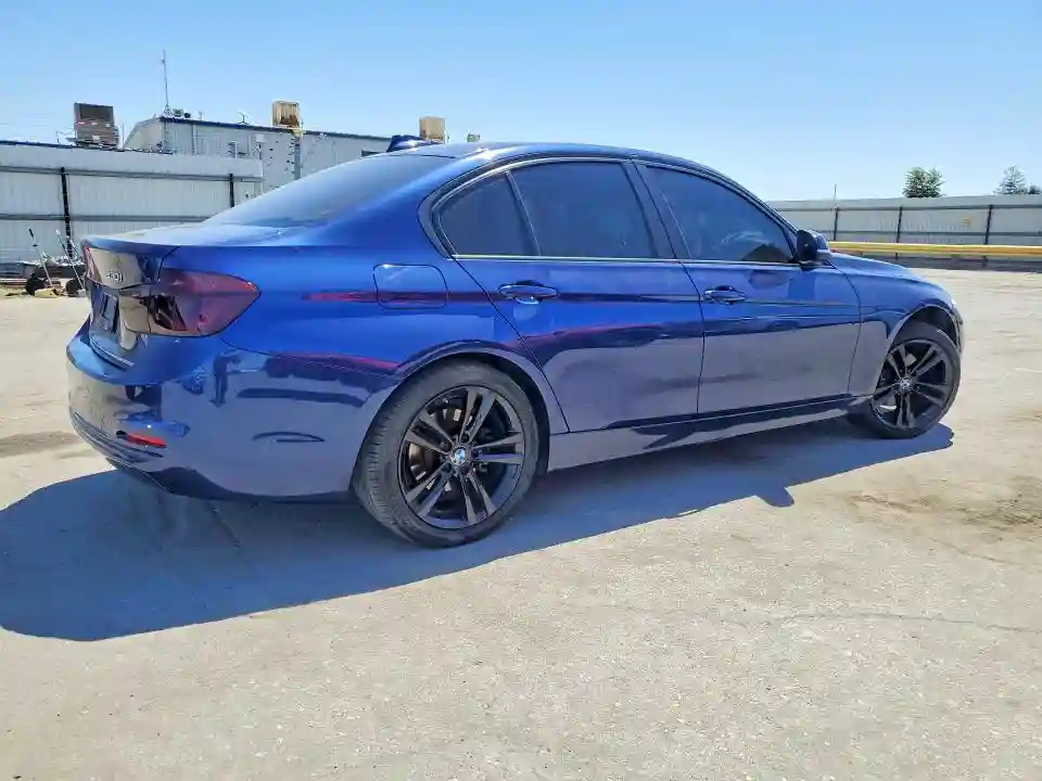 WBA8B9G53JNU58359 2018 BMW 3 SERIES-2