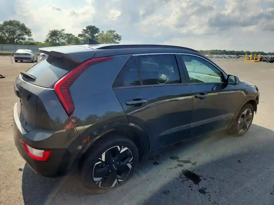KNDCR3L11P5045972 2023 KIA NIRO-2
